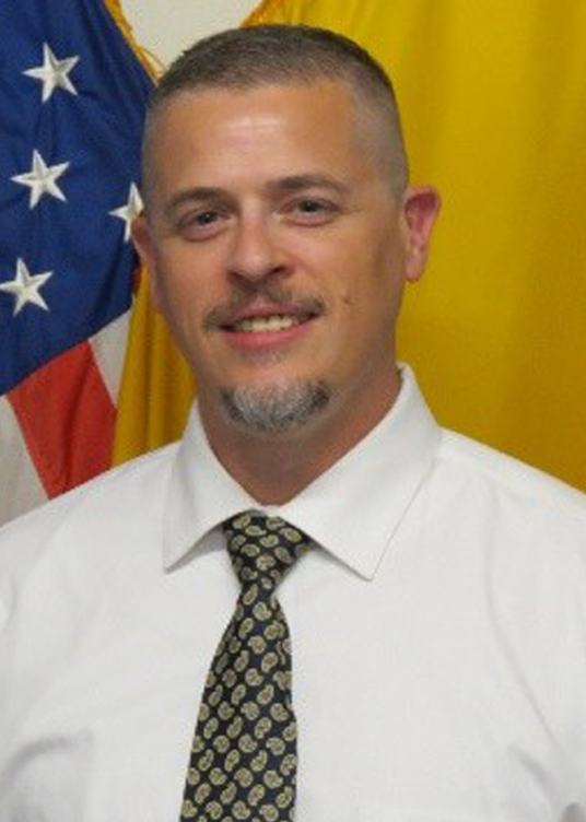 Headshot of program officer Israel Hendricks.